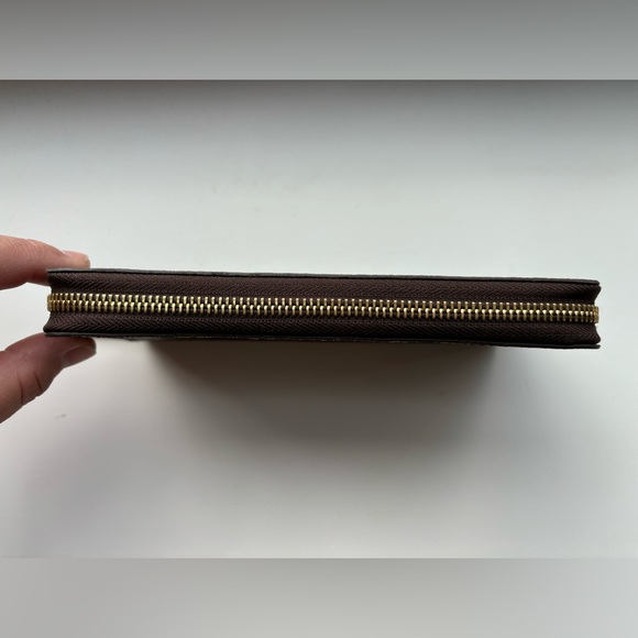 Louis Vuitton monogram Zippy Wallet - Picture 5 of 14